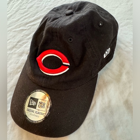 Cincinnati Reds, new era, casual classic adjustable closure strap, soft cap. - Picture 1 of 11